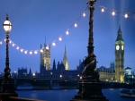 Londres iluminada al anochecer