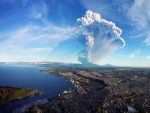Los primeros momentos de la erupción del volcán Calbuco (Puerto Montt, Chile)