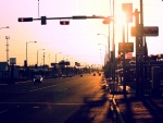 Semáforos en una carretera urbana