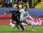 Adrián Aldrete luchando por el balón (México vs Bolivia) "Copa América 2015"