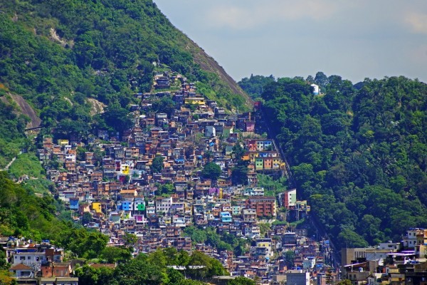 Casas en una montaña (Río de Janeiro)