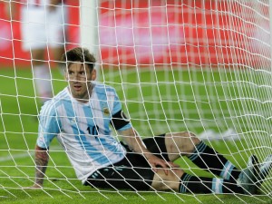Messi sentado en la portería durante la "Copa América Chile 2015"