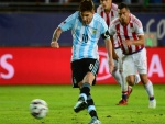 Messi en posesión del balón en el partido con Praguay "Copa América 2015"