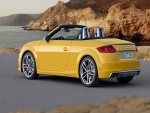 Audi TT Roadster amarillo