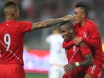 Jugadores de Perú contentos tras meter un gol a Brasil "Copa América Chile 2015"