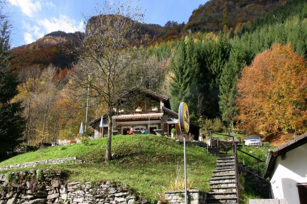 Restaurante al pie de la montaña