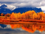 El otoño reflejado en un lago