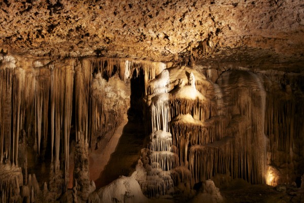 Interior de una cueva