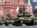 Desfile de vehículos militares en Moscú