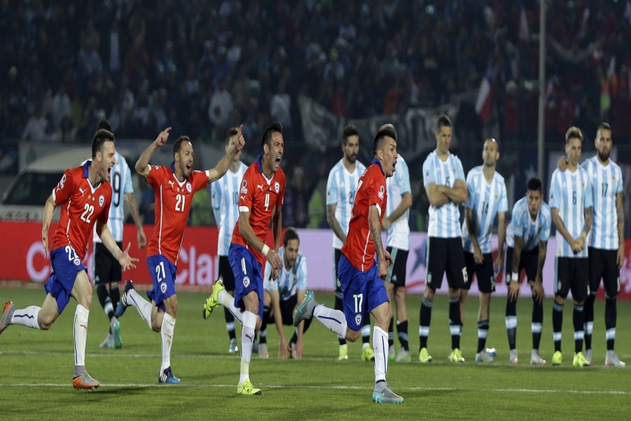 Chile gana a Argentina (4-1) en los penales de la final de la "Copa América Chile 2015"