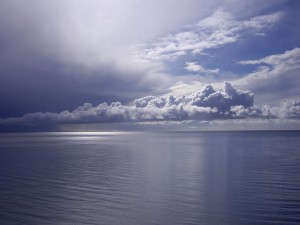Nubes sobre el océano