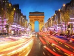 Luces en la Avenida de los Campos Elíseos (París, Francia)