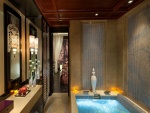 Acogedor baño estilo oriental con jacuzzi