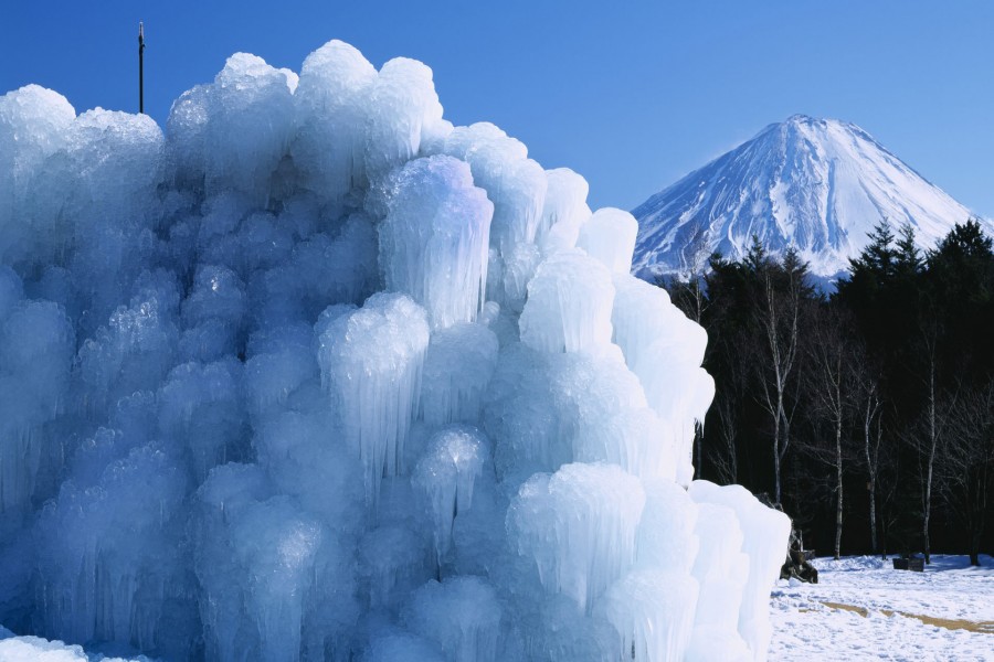 Hielo sobre la nieve