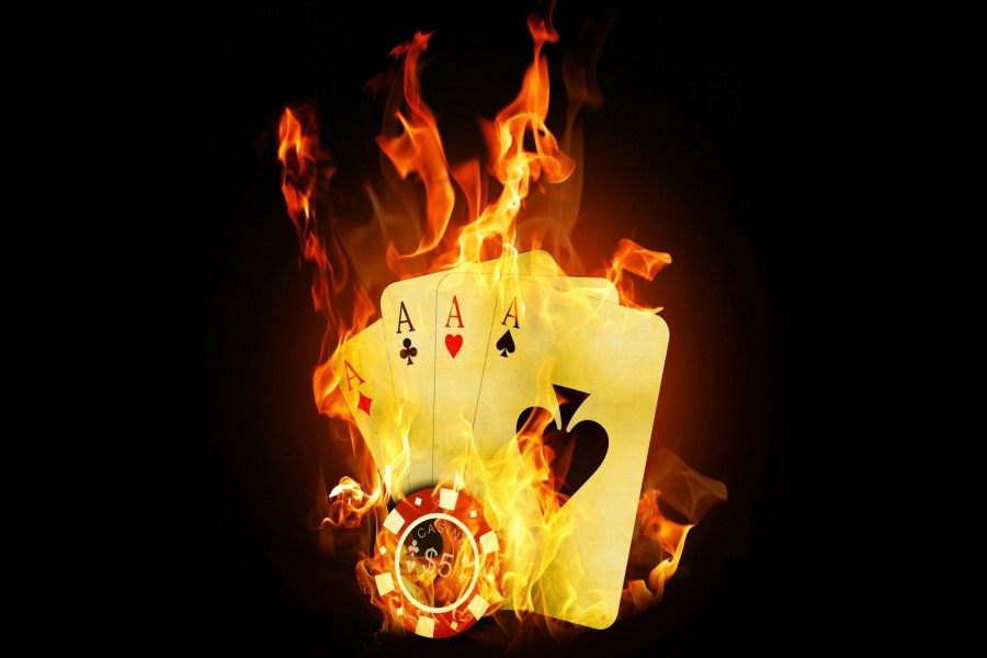 Fuego en las cartas de poker