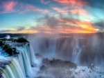 Amanece sobre las cataratas de Iguazu