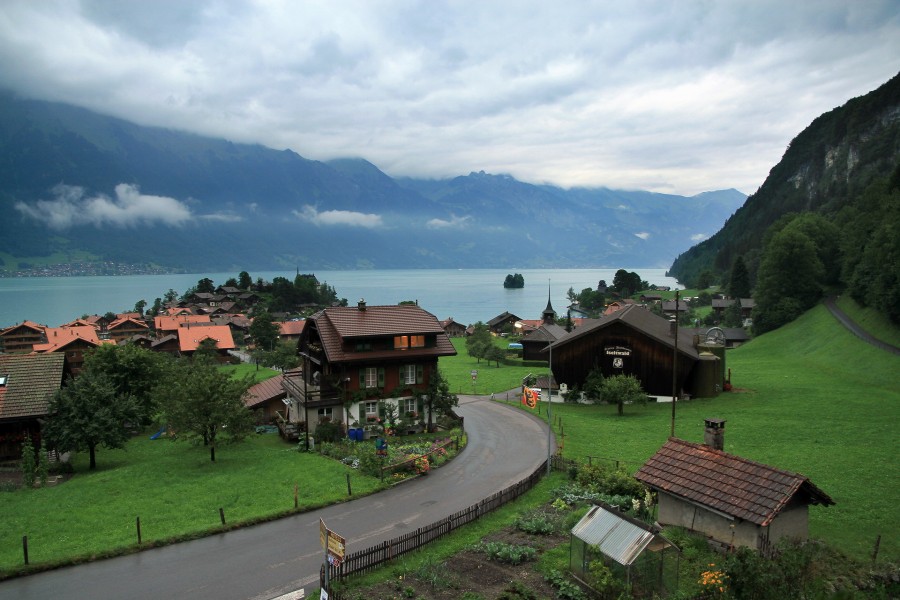 Comuna de Brienz a orillas del lago de Brienz (Suiza)