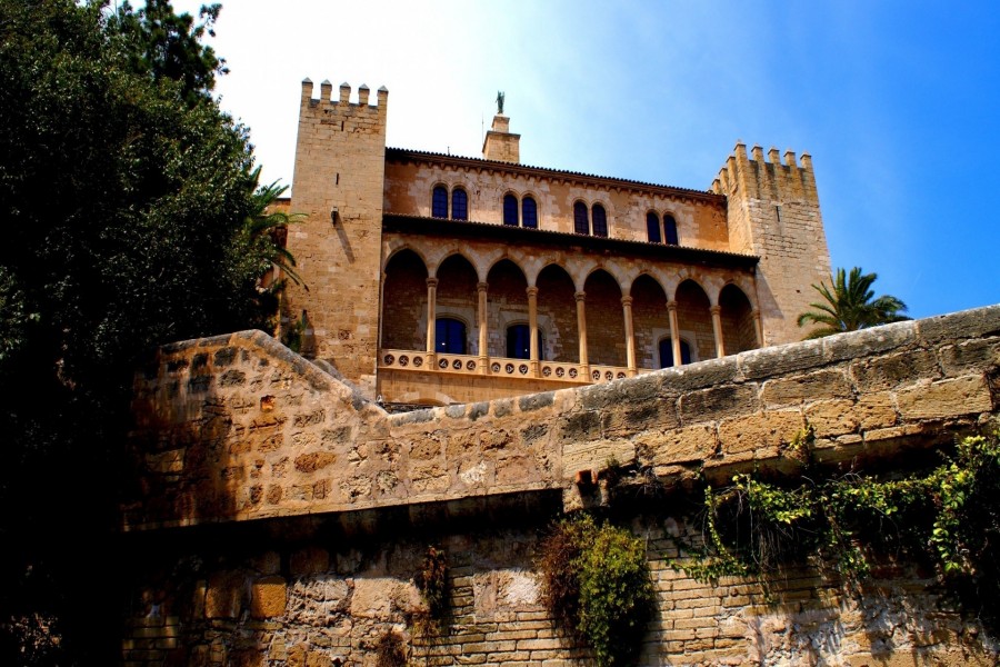Vista del Palacio Real de La Almudaina (Palma de Mallorca,  España)
