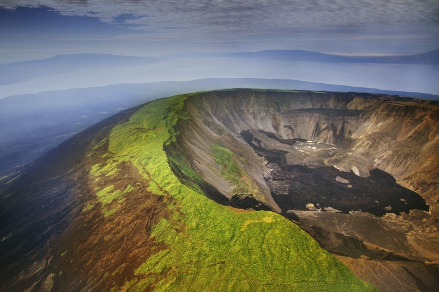 Volcán en la Isla Isabela (Islas Galápagos)