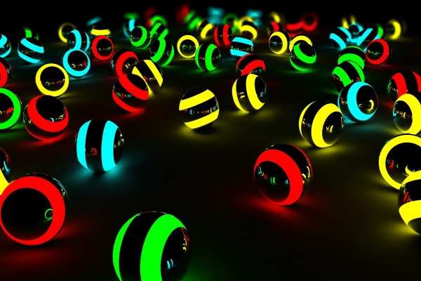 Bolas iluminadas en varios colores