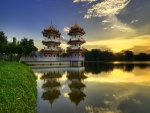 Pagodas junto a un lago