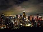 Edificios de Hong Kong iluminados en la noche