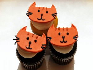 Cupcakes decorados con la cara de un gato