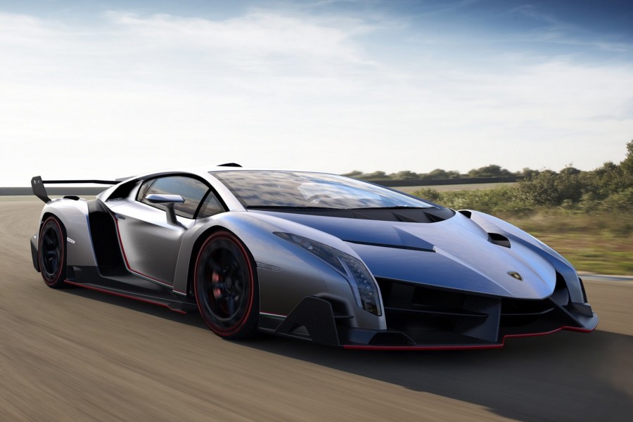 Un bonito Lamborghini en la carretera