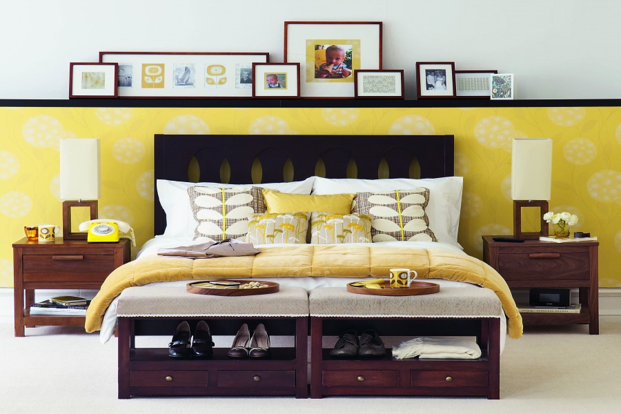 Un dormitorio en tonos amarillos