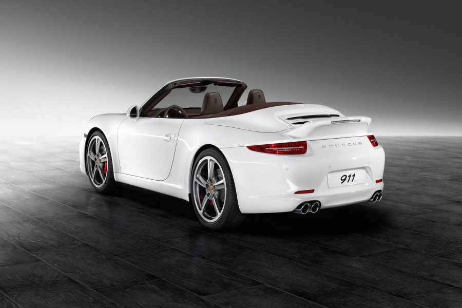 Porsche 911 Carrera de color blanco