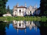 Palacio de Mateus reflejado en el agua (Portugal)