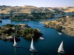 Barcos navegando por el río Nilo (Egipto)