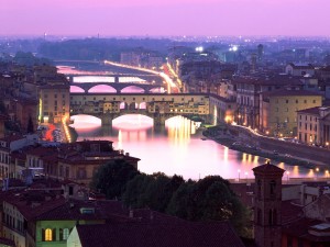 Hermosas vistas del Ponte Vecchio (Florencia, Italia)