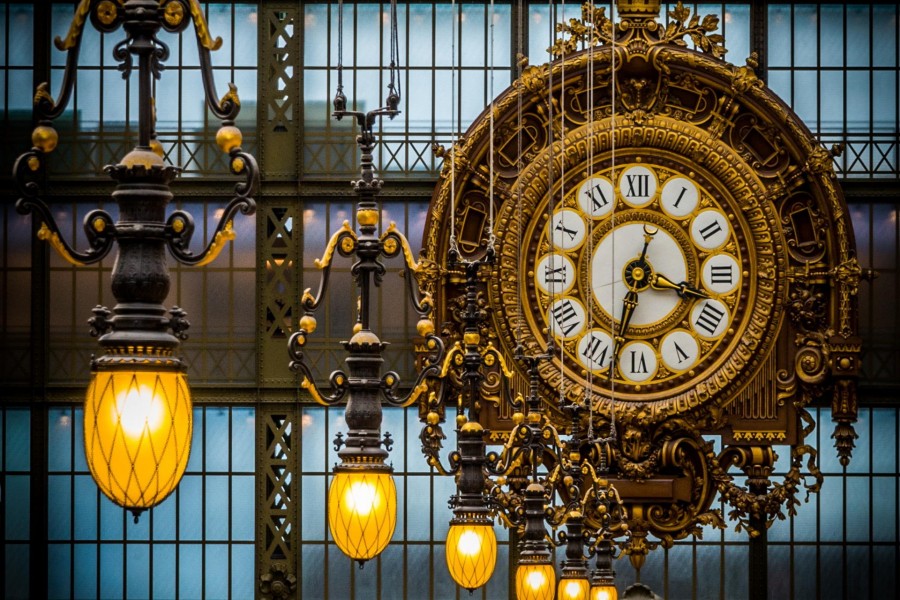 Hermoso reloj colgado en el Museo de Orsay (París)