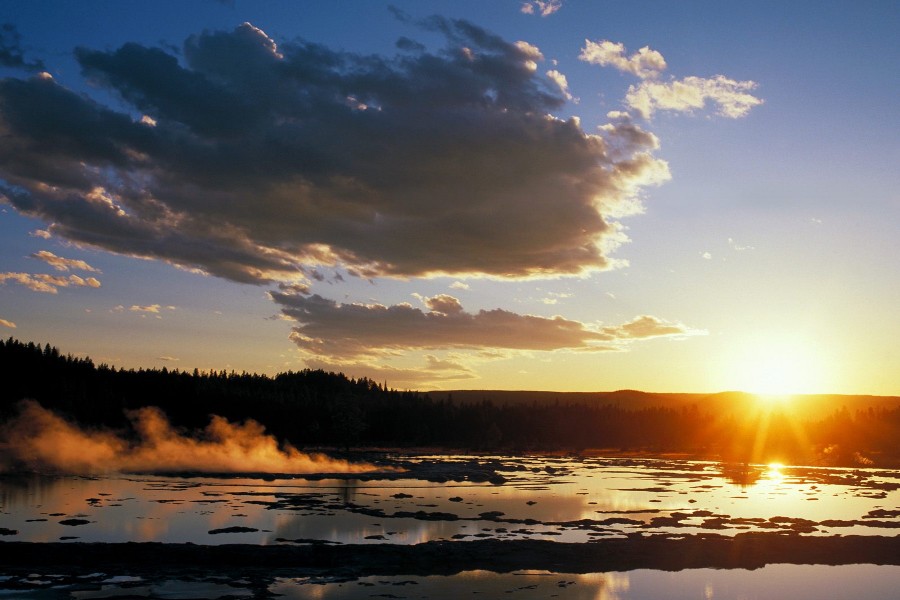 Amanece en el Parque Nacional de Yellowstone