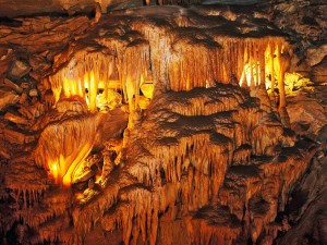 Interior de una cueva