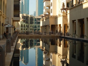 Hotel con piscina en Dubai
