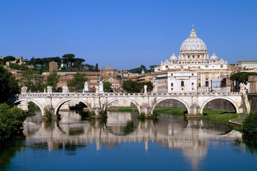 Puente Sant'Angelo sobre el río Tiber (Roma)