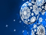 Bolas de Navidad azules con adornos blancos
