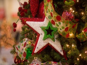 Estrella en un árbol de Navidad