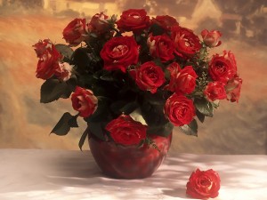 Rosas rojas en un jarrón
