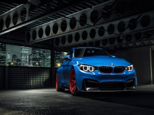 BMW deportivo de color azul