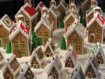 Pueblo hecho con galletas de jengibre para Navidad