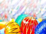 Bolas de Navidad de llamativos colores