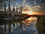 Zaragoza vista al amanecer (España)