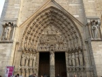 Puerta de la catedral Notre Dame de París