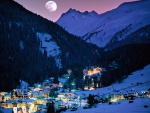 Luna llena sobre Sankt Anton am Arlberg (Tirol, Austria)