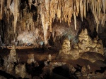 En el interior de una cueva