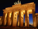 Puerta de Brandenburgo iluminada (Berlín, Alemania)