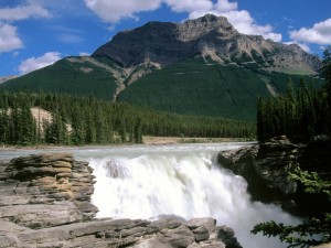 Postal: Cascada en Jasper (Alberta, Canadá)